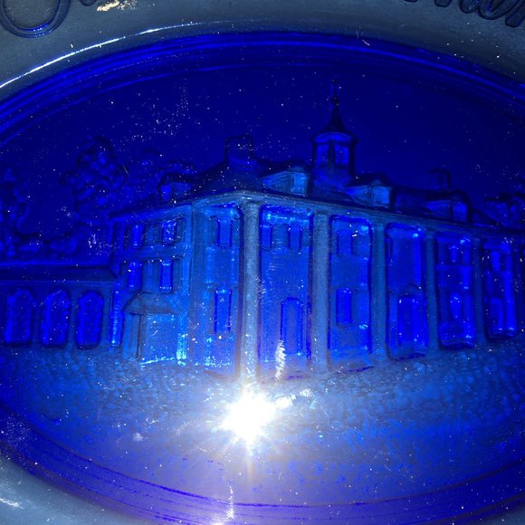 Vintage Avon Mount Vernon Cobalt Blue Plate and Soaps - Picture 7 of 9